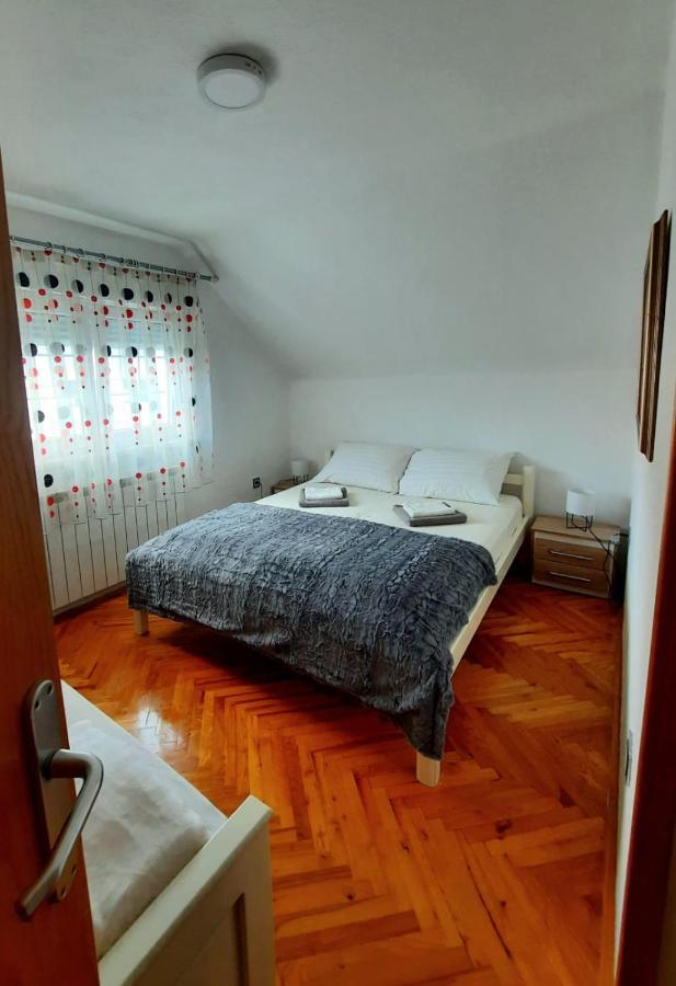 Filip Hotel Korenica Exterior foto
